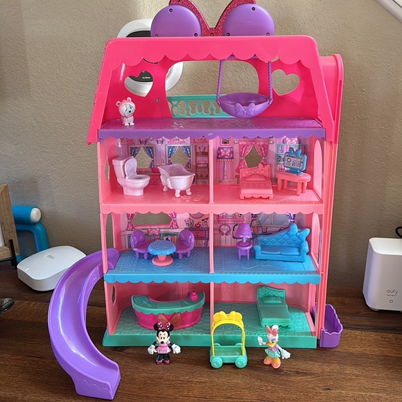 Minnie Mouse Bow-tel. In great shape, but missing suitcase. - Picture 4 of 4